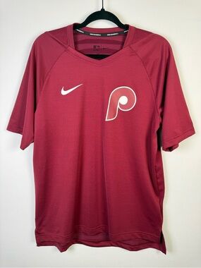 Nike Baseball Men’s Philadelphia Phillies V-Neck T-Shirt, Size: M